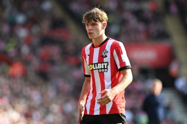 泰晤士报：埃弗顿2700万镑报价迪布林，被南安普顿拒绝