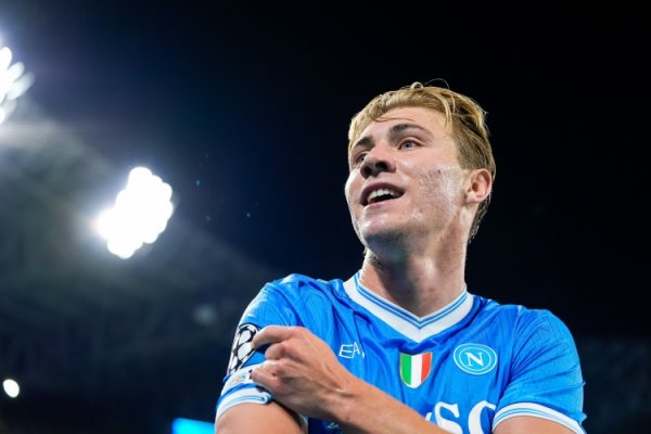 那不勒斯球员德回转  价变动：3人涨2人跌，霍伊伦涨1000万欧