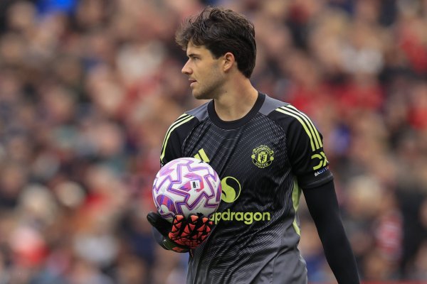 库尔图瓦建议拉门斯：站在kop看台前时，要给主场作战  球迷鼓掌